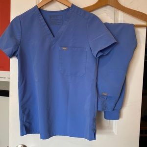 Figs Ceil blue jogger scrub set XS top and S/P bottom